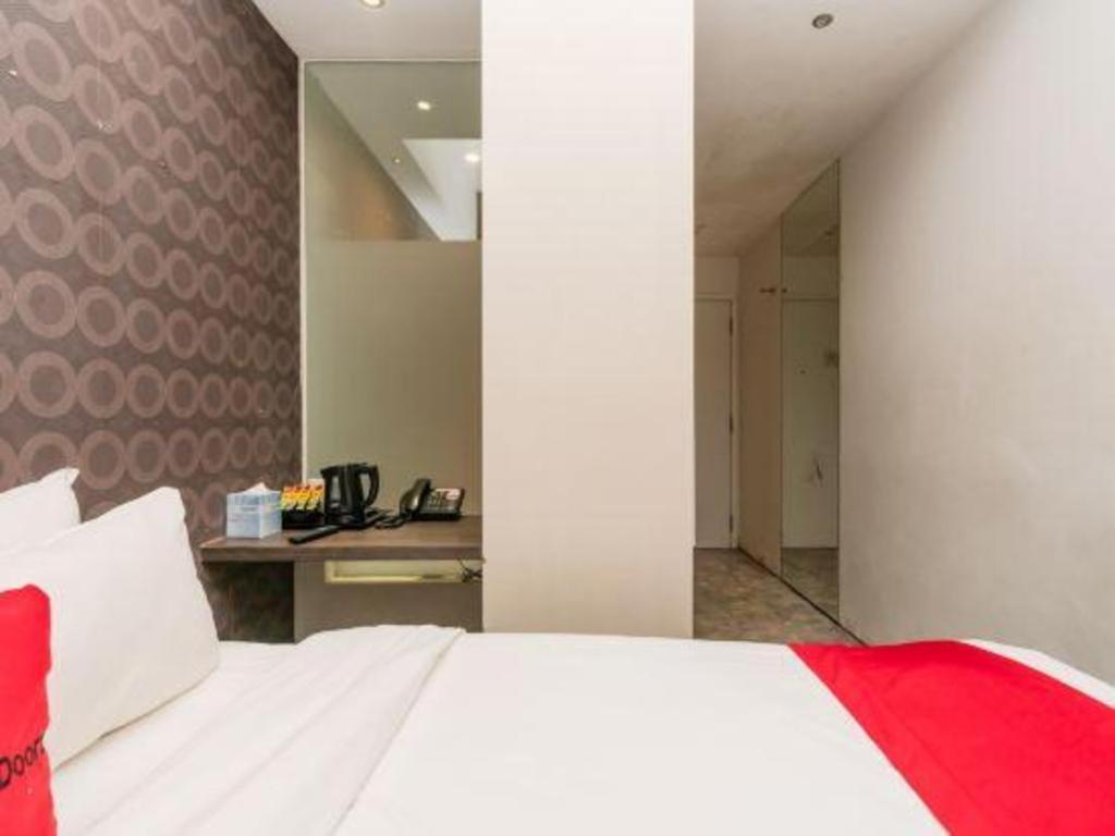 Reddoorz Hotel Plus @ Little India Singapore Bagian luar foto